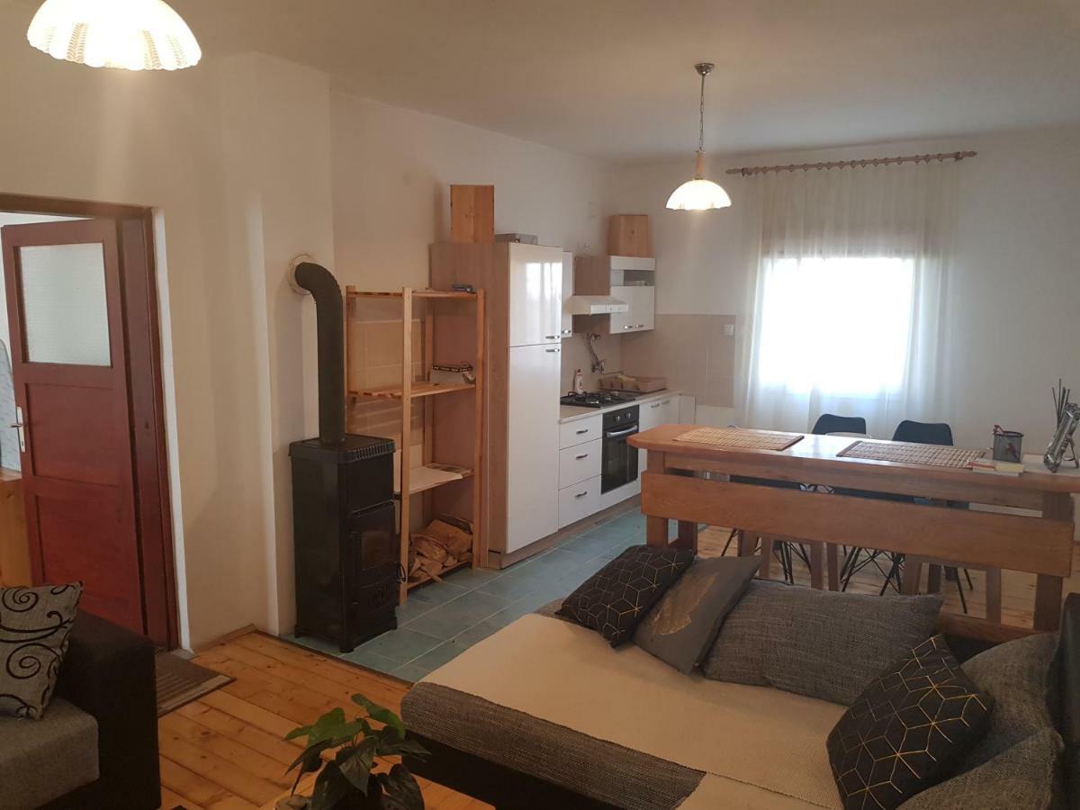 Apartmani Andrej Udbina Dış mekan fotoğraf