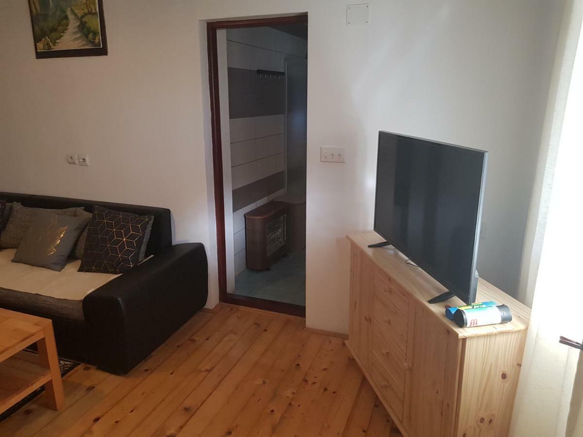 Apartmani Andrej Udbina Dış mekan fotoğraf